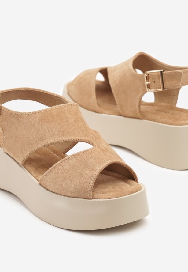 Ciemnobeżowe Sandały na Grubej Podeszwie z Asymetrycznymi Wycięciami Kamilra