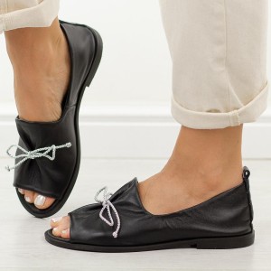 Czarne skórzane Polskie sandały damskie z zakrytą piętą Deoni D488