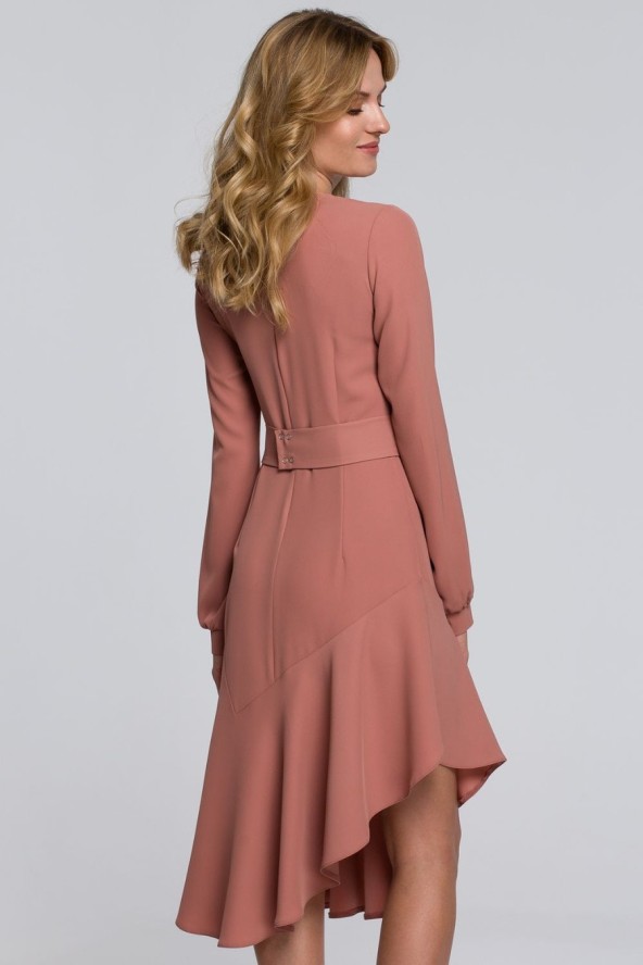 Asymetryczna sukienka z falbaną w stylu flamenco