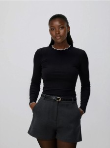Bluzka z kontrastową lamówką - czarny