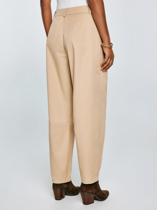 Spodnie damskie 7/8 z kieszeniami beżowe Nakia 801