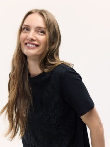 T‑shirt z koronkową aplikacją - czarny