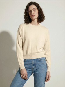 Lekki sweter basic - kremowy