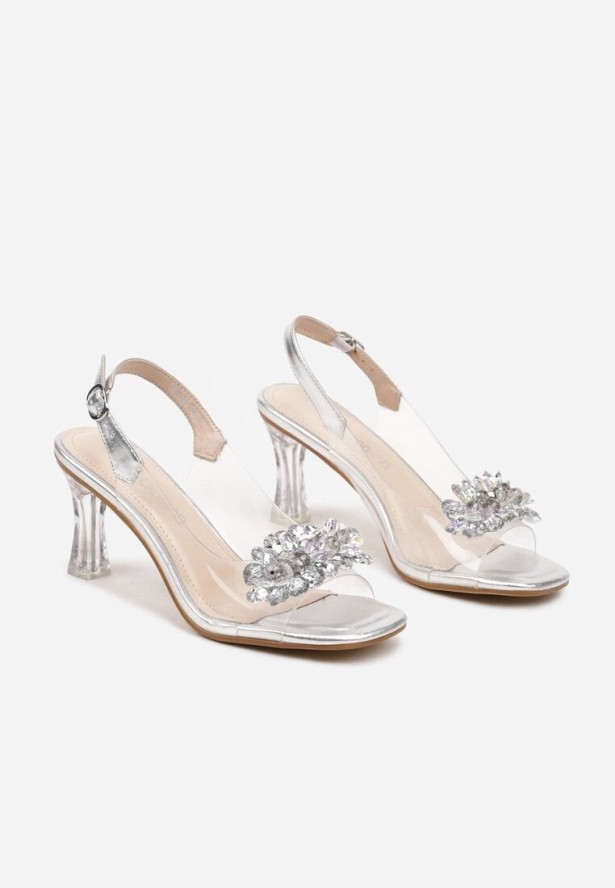Srebrne Transparentne Sandały Peep Toe na Szpilce z Odkrytą Piętą i Ozdobną Aplikacją Giggie