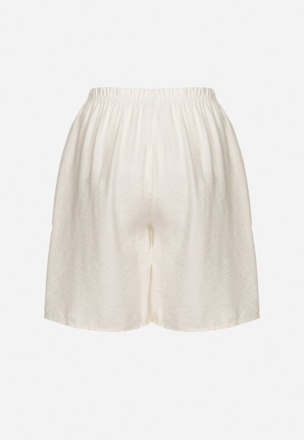 Jasnobeżowe Szorty Ozdobione Sznurkiem Lunareina