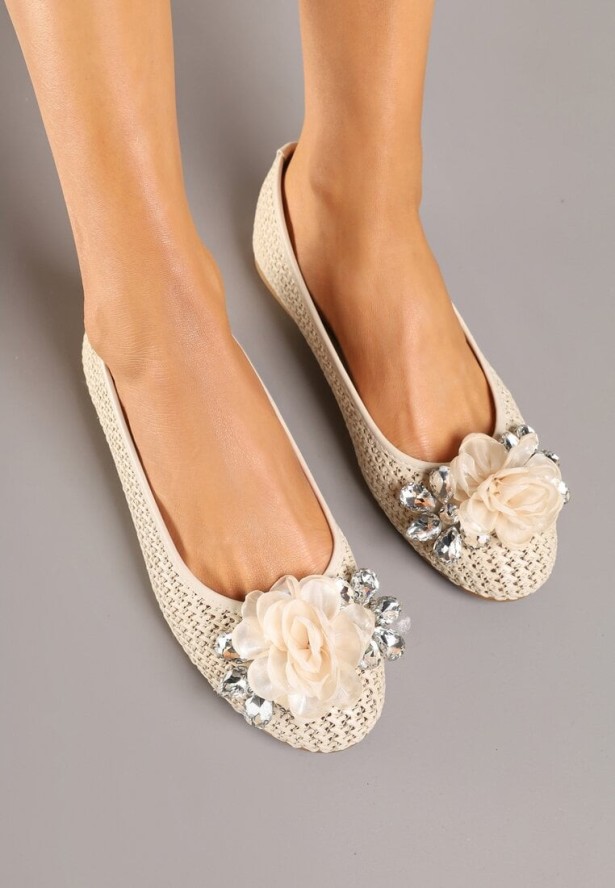 Beżowe Szydełkowe Balerinki z Kwiatową Aplikacją z Cyrkoniami Maitria