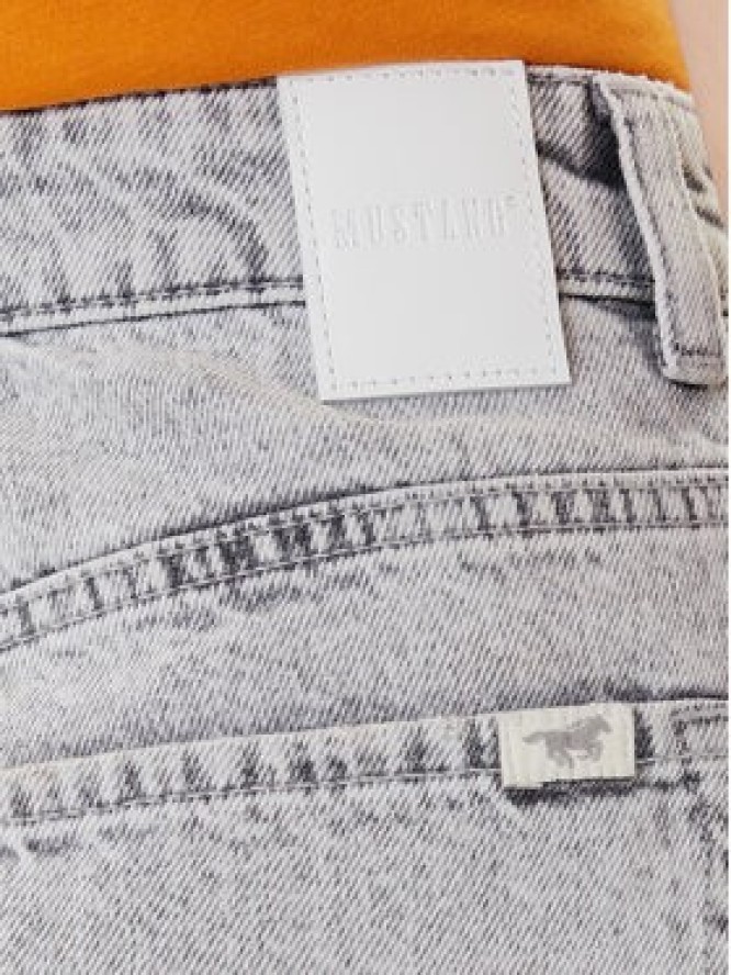 Mustang Szorty jeansowe Charlotte 1016558 Szary Mom Fit