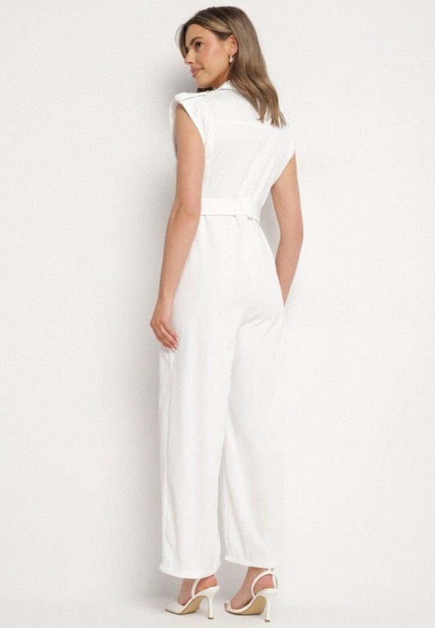 Biały Taliowany Kombinezon z Guzikami i Cyrkoniami Lumalise