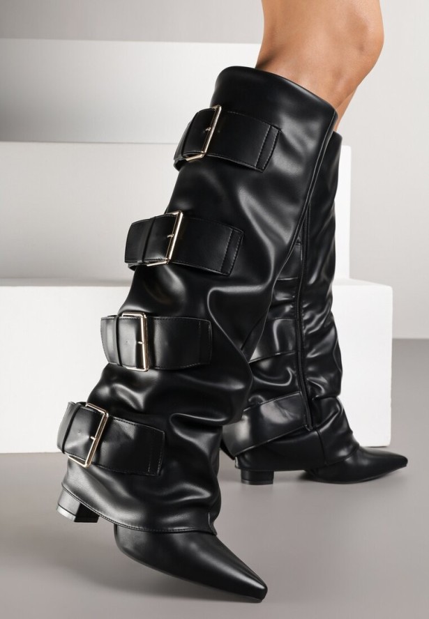 Czarne Marszczone Kozaki na Słupkowym Obcasie Zdobione Sprzączkami Arqellia