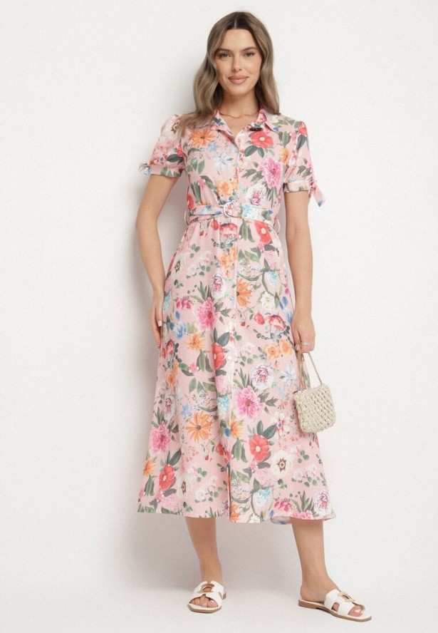 Różowa Rozkloszowana Sukienka o Koszulowym Kroju z Paskiem w Kwiatowy Wzór Fevelorine