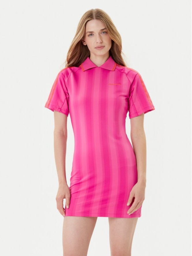 adidas Sukienka codzienna Football Inspired Graphic JW6013 Różowy Regular Fit