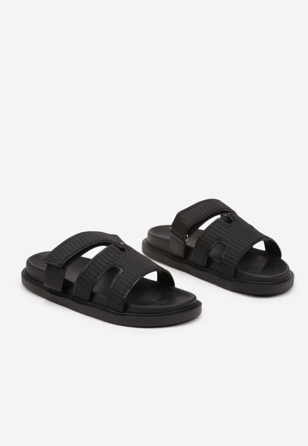 Czarne Klapki Zapinane na Rzep z Geometrycznymi Wycięciami Vevelina