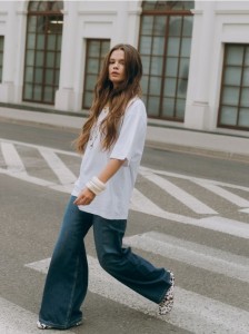 Jeansy wide leg z naszywanymi kieszeniami - niebieski