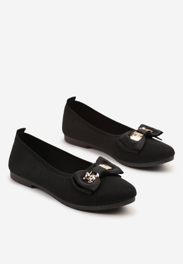 Czarne Balerinki Ozdobione Metalicznymi Aplikacjami i Kokardą Bretella