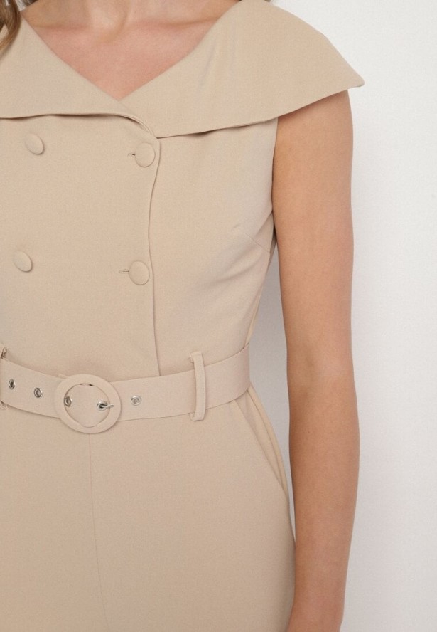 Beżowy Kombinezon z Wywijanym Dekoltem w Łódkę i Paskiem z Klamrą Galithiela