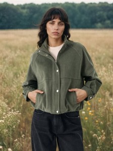 Kurtka bomberka ze stójką i twillowym wykończeniem - zielony