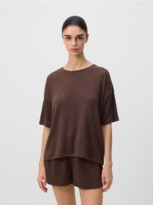 Dzianinowy t-shirt z wiskozą - brązowy