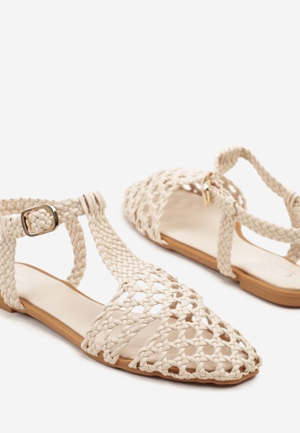 Beżowe Sandały Ozdobione Szydełkowym Wzorem Linaritia