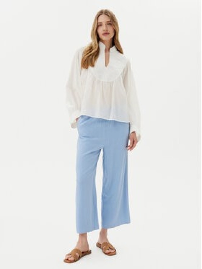 ONLY Spodnie materiałowe Solvi 15338672 Niebieski Cropped Fit