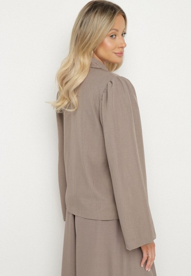 Beżowa Marynarka z Szerokimi Rękawami i Asymetrycznym Wiązaniem Sanessia