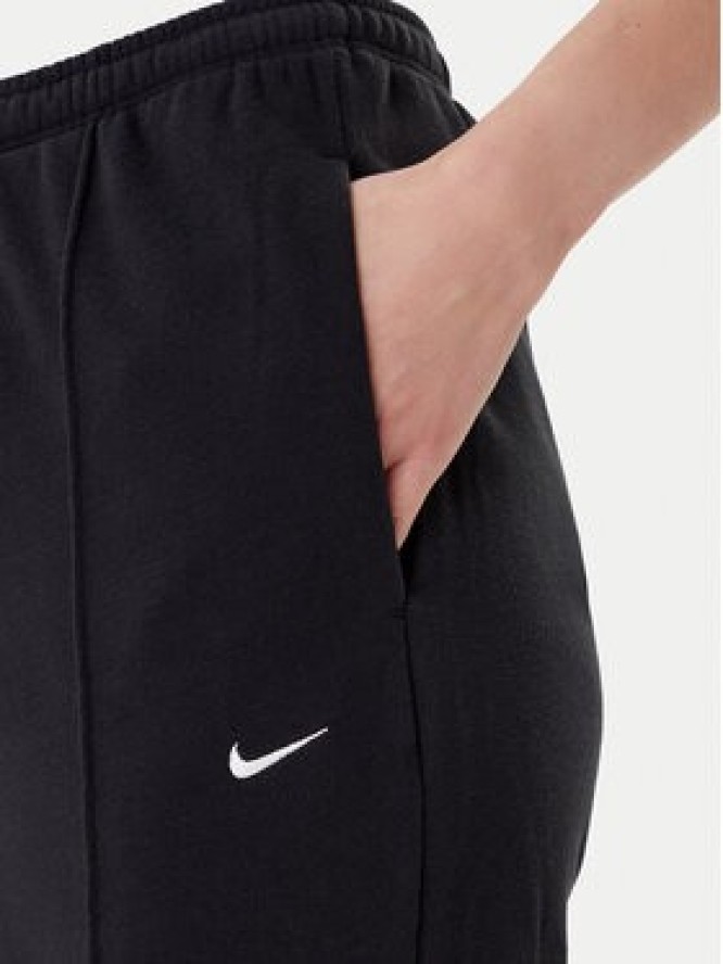 Nike Spodnie dresowe Chill Terry FN2434 Czarny Regular Fit