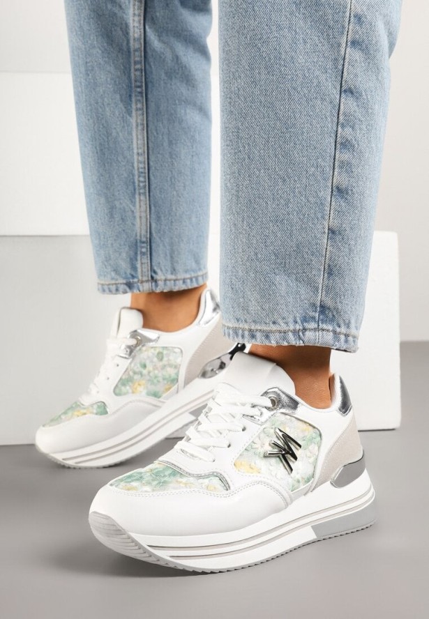 Biało-Zielone Sneakersy Ozdobione Metalicznymi Literami Divlirra