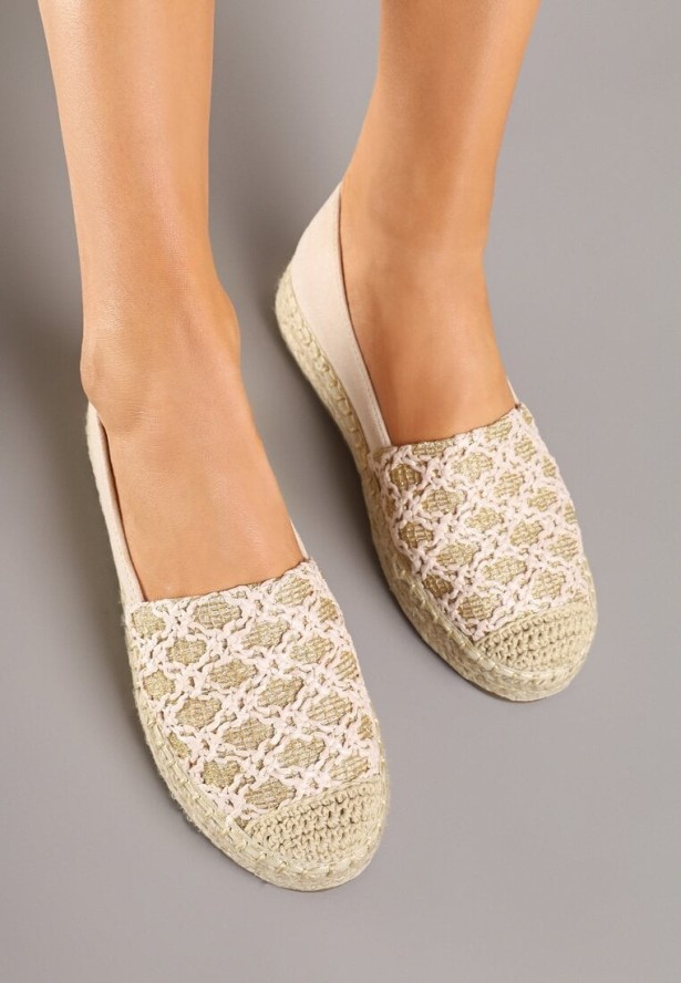 Beżowe Espadryle Ozdobione Plecionką i Geometrycznym Motywem Sdivoria