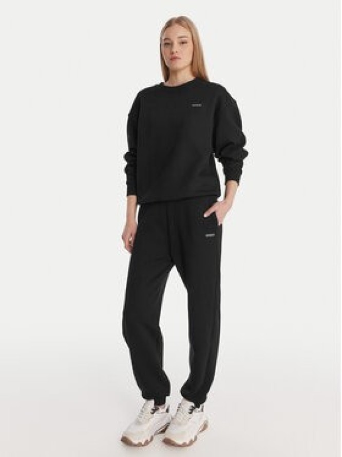 Guess Spodnie dresowe V6RB15 K9V31 Czarny Regular Fit