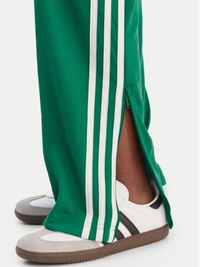 adidas Spodnie dresowe Firebird Classic KD3649 Zielony Regular Fit