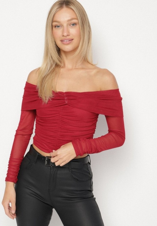 Bordowa Siateczkowa Bluzka VICES z Odkrytymi Ramionami Ozdobiona Marszczeniem Tuvita