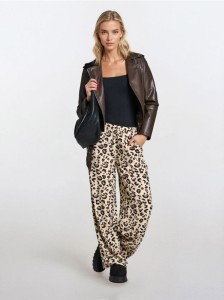 Wiskozowe spodnie wide leg w panterkę - wielobarwny