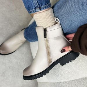 Beżowe botki damskie na traperze Potocki 19314