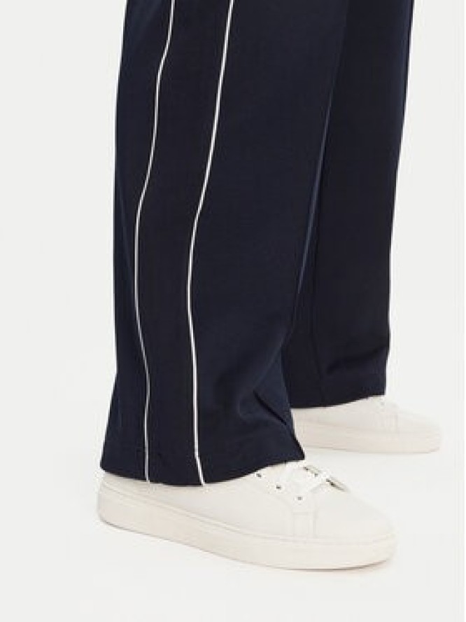 Lacoste Spodnie dresowe XF7260 Granatowy Relaxed Fit