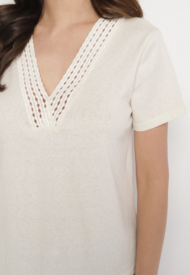 Beżowy T-shirt z Bawełny z Wiskozą i Ażurowym Zdobieniem Alivira
