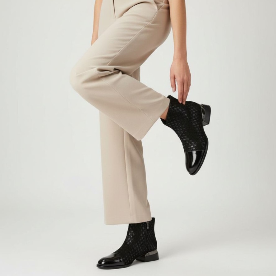 Botki damskie S. Barski, na stabilnym klocku i skórzaną cholewką we wzory, czarne, JC52-862