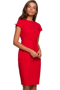 Elegancka sukienka ołówkowa z modelującymi przeszyciami czerwona