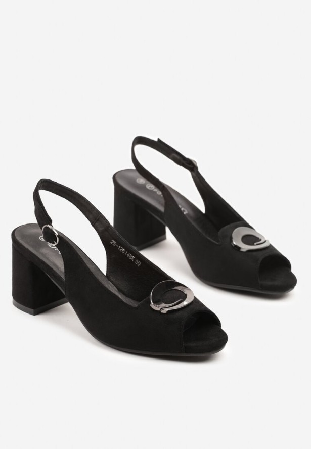 Czarne Sandały z Metaliczną Ozdobą Tunesse