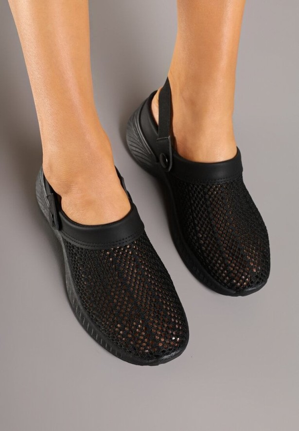 Czarne Klapki z Ażurową Cholewką i Paskiem Podtrzymującym Piętę Fenrisa