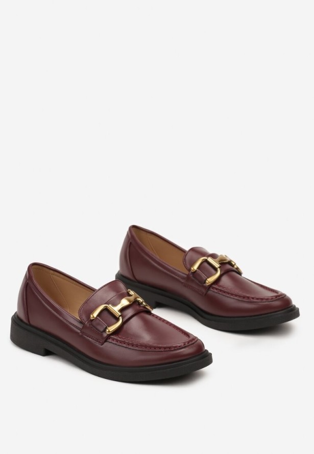 Bordowe Płaskie Mokasyny z Ozdobną Klamrą Labina