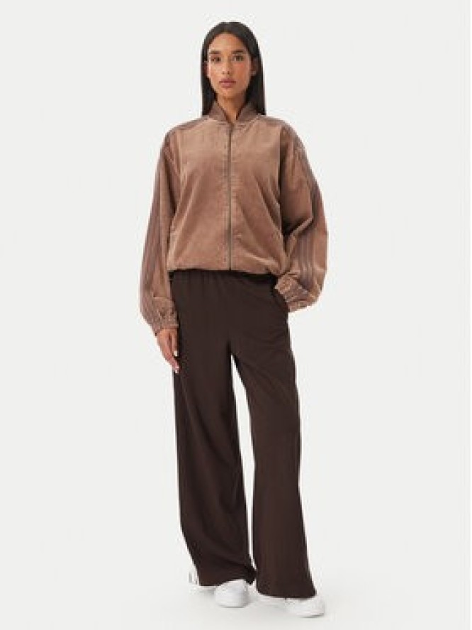 adidas Spodnie dresowe 3-Stripes KW7703 Brązowy ciemny Wide Leg