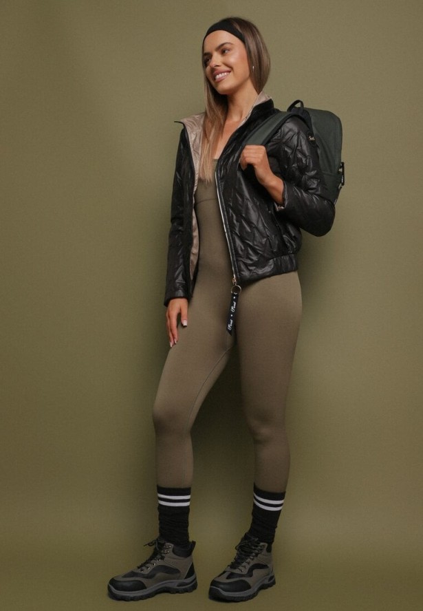 Czarna Kurtka z Pikowanymi Przeszyciami i Elastyczną Gumką w Pasie Relriva