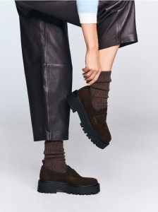 Zamszowe loafersy - ciemnobrązowy