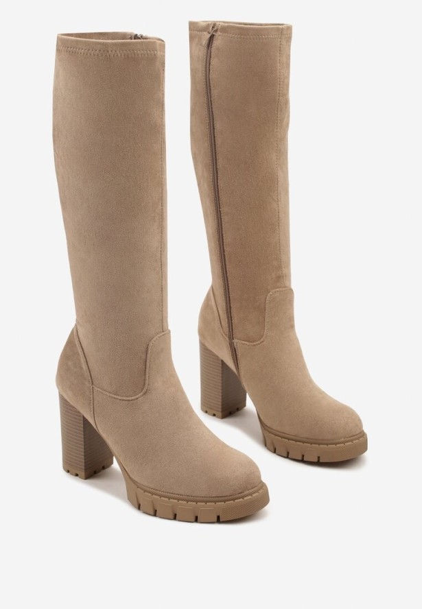 Ciemnobeżowe Kozaki z Imitacji Zamszu na Obcasie Typu Słupek Rilaresa