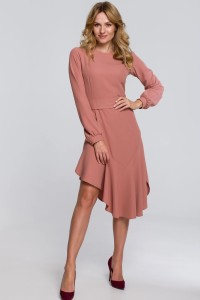 Asymetryczna sukienka z falbaną w stylu flamenco