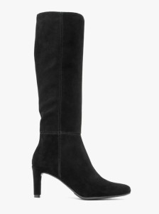 Czarne kozaki z wąską cholewką