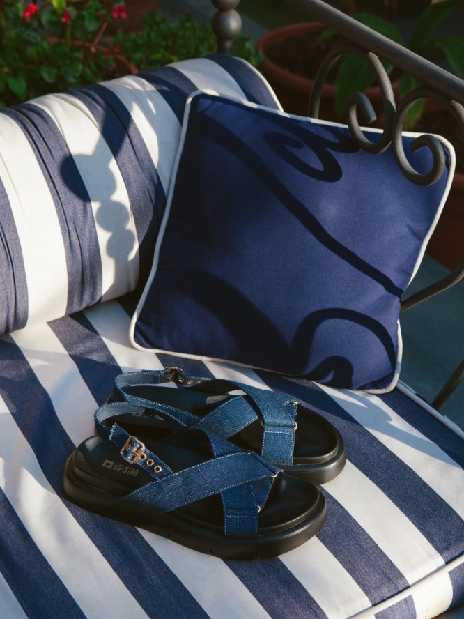 Sandały damskie z imitacji jeansu granatowe RR274688 403