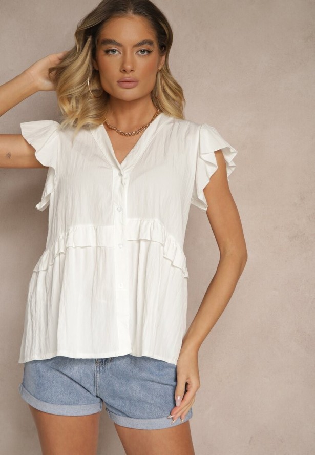 Biała Koszula z Wiskozą Zdobiona Falbankami z Dekoltem w Serek Alisetta