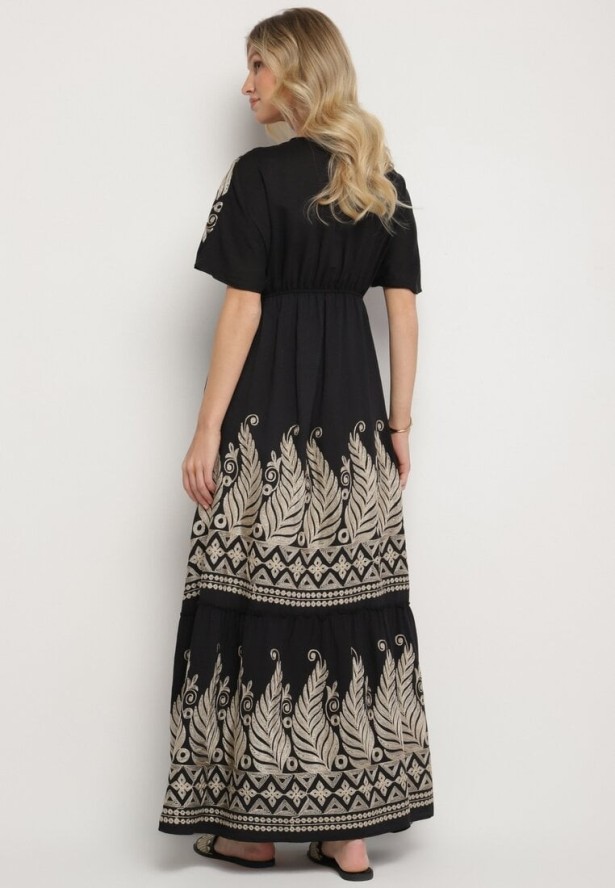 Czarna Kopertowa Sukienka z Wiskozy Ozdobiona Frędzlami Redare