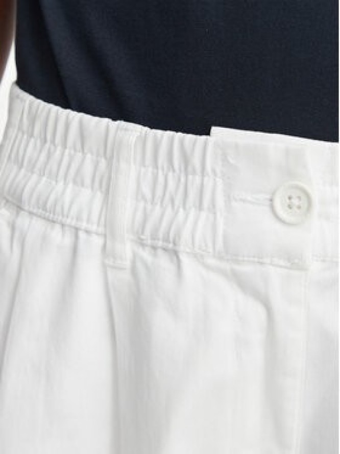 Beverly Hills Polo Club Szorty materiałowe P-SS26W-B576580 Biały Regular Fit