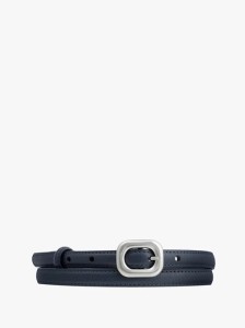 Granatowy pasek damski ze skóry licowej ze srebrną klamrą